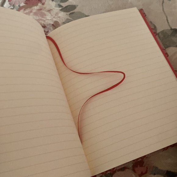 2018 RARE HARDCOVER GUCCI SCRAPBOOK MEMO BOOK COLLECTIBLE 6”x7.5 - Picture 5 of 7